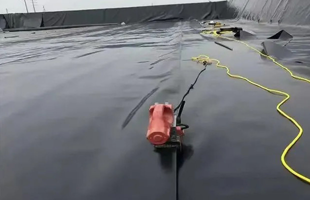 HDPE Geomembrane Welding Machine BGT-800/810/820 is used in water conservancy